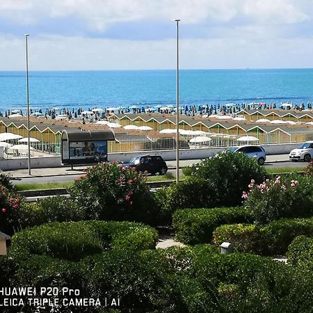 I Riflessi Del Mare Lägenhet Lido di Ostia Exteriör bild