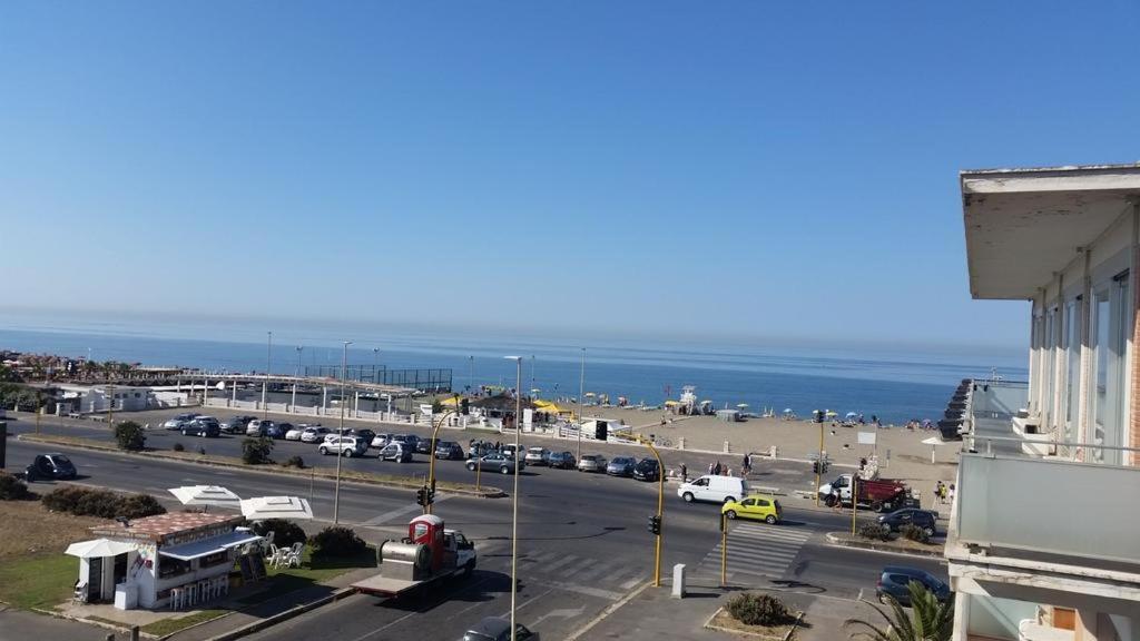 I Riflessi Del Mare Lägenhet Lido di Ostia Exteriör bild